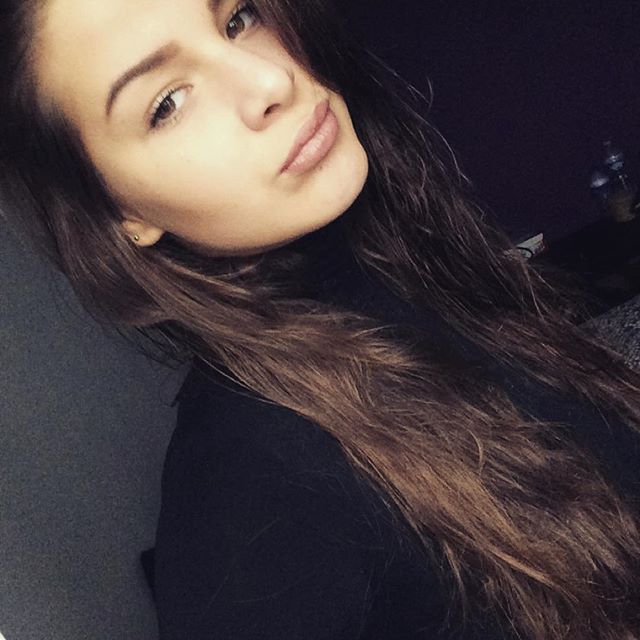 pipouuuuu's tweet photo. qd j'montrais ds la veyron jamais tu n'me reverras https://t.co/a8SxDyd3Xh