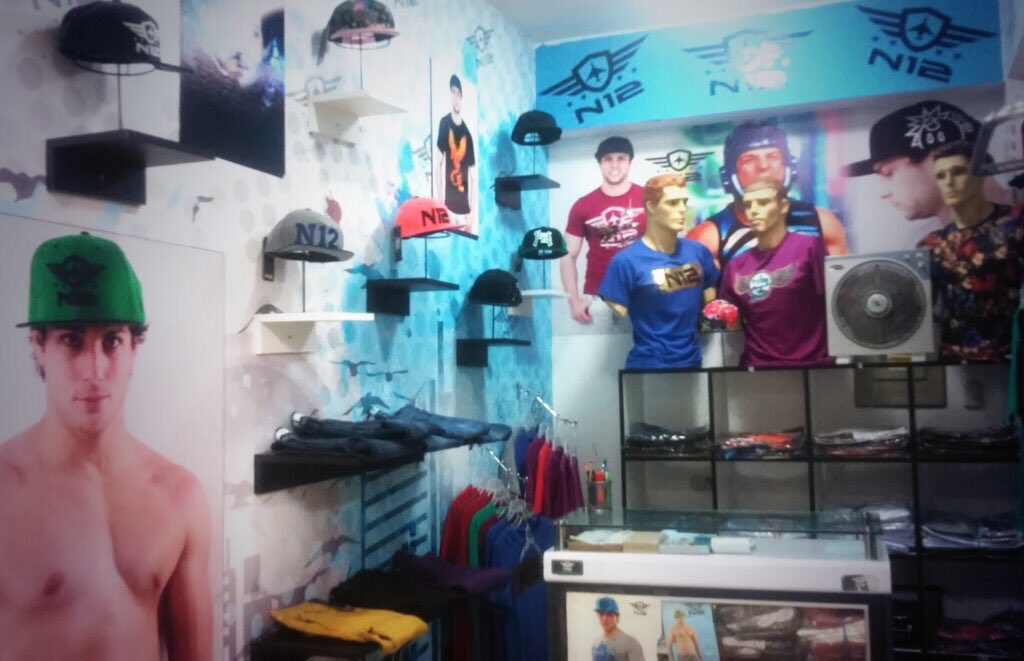 NicolaPorcella's tweet photo. Este jueves estaré en la galería fabricantes , 2do piso en Gamarra , los espero #N12 @N12_NP_Official https://t.co/FzSqI6GAPH
