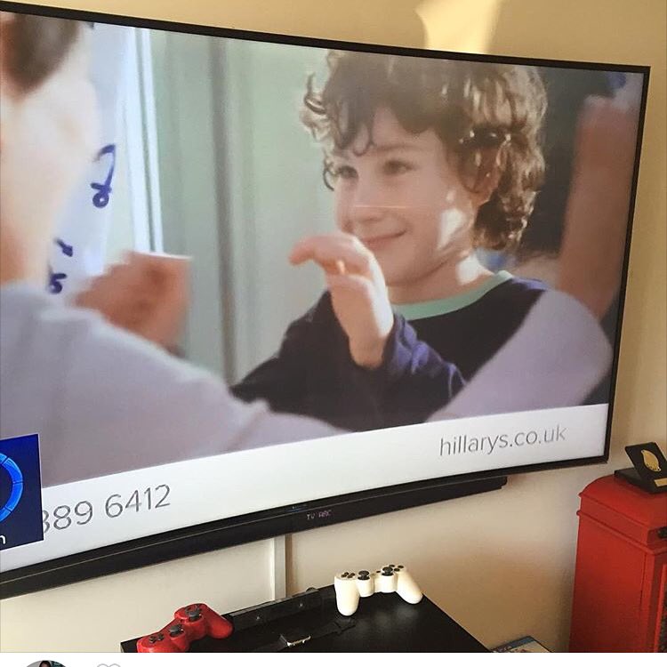 sambonnici1's tweet image. Jamie&apos;s tv commercial #hilarysblinds #thegatesfilm #bossmodel