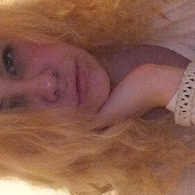 MolnrLaura2's tweet photo. 💇🏼
#blond #hair #myhair #curly #curlyhair #blonde #blondhair #itsme #bra https://t.co/kdX1E1LLgA