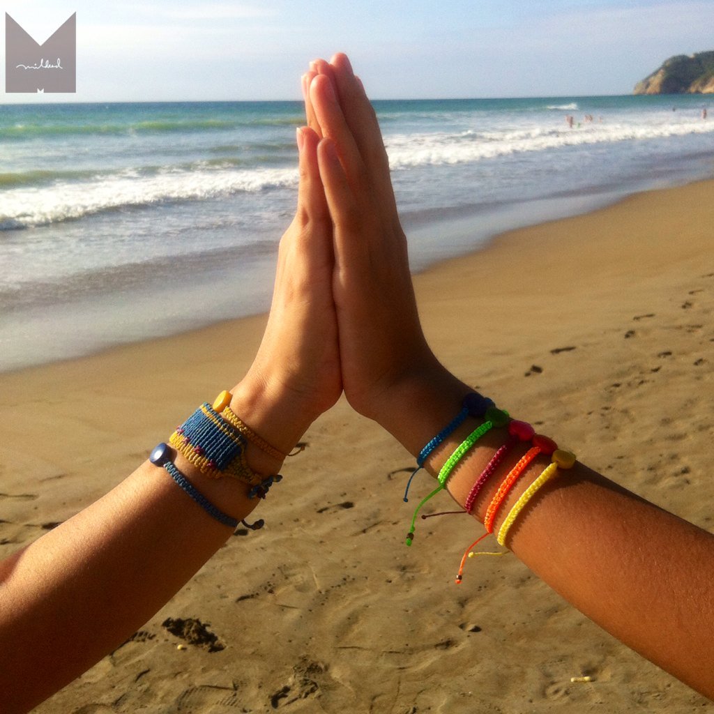 MildredMenendez's tweet photo. Travel light
Live light
Spread the light
Be the light
💖✨🌟 
#bracciali #handmade #sun #nature #beach #surf #bracelets https://t.co/fRoPJDGmp3
