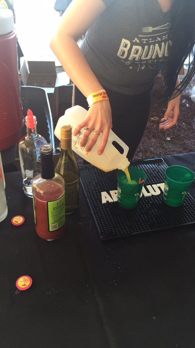BestiesBrunch's tweet photo. Us, sweets and drinks at the #ATLBrunchFest. https://t.co/QXNyR0FREd