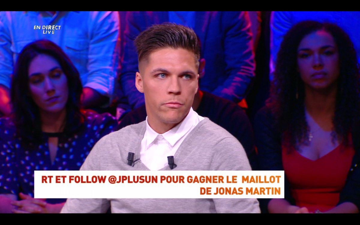 KingOfZeDay's tweet image. On abuse sur les cadeaux dans #Jplus1 ce soir.

On RT + Follow @jplusun pour gagner le maillot de @JonasMartin8 !