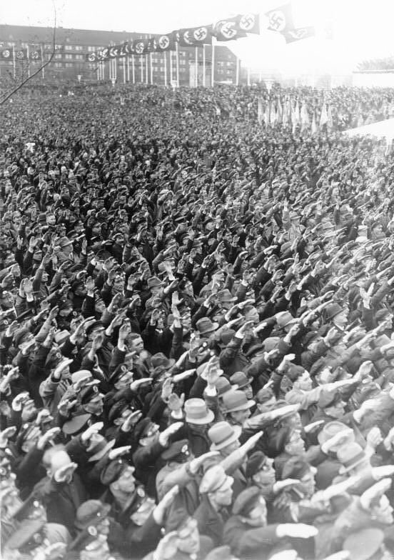 W0RLDSTARC0MEDY's tweet photo. Trump asking his supporters to pledge allegiance to vote for him yesterday in Florida. This is terrifying. https://t.co/KFPN1t9rJr