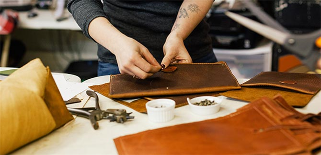 rachiley's tweet photo. In Blue Handmade: An American Journey https://t.co/y9VgM6xbTE #TeamFedEx https://t.co/0Mk9rpbKaB
