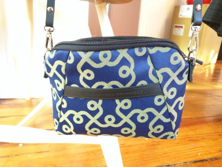 GearDiarySite : Peralta Abby iPhone Case Review: Grab Your Essentials and Go! …