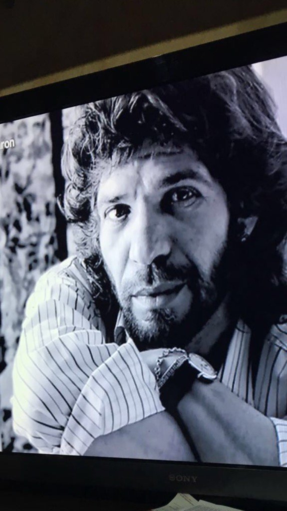 Viendo al mas grande
 CAMARÓN DE LA ISLA