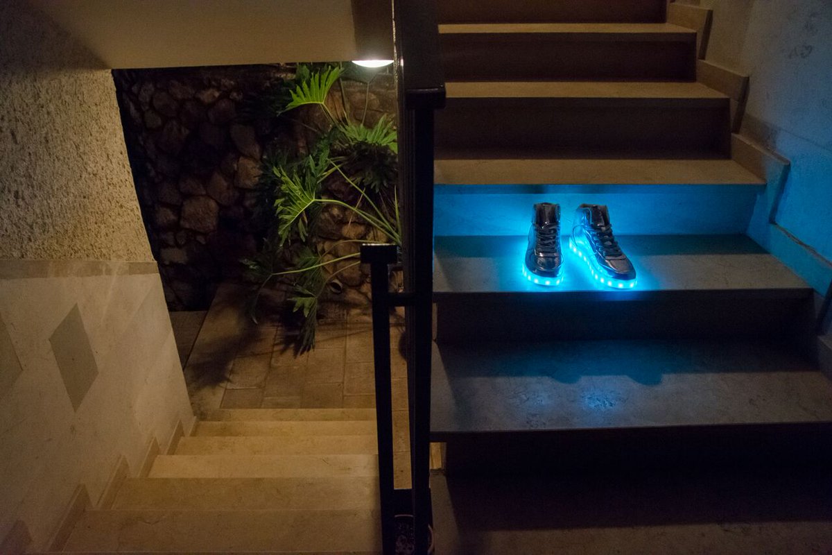 FlashGear_Kicks's tweet photo. Flash⚡Gear Footwear - we've taken the #LEDShoe game to the next step. #Boston #NYC #LA #Vegas #EDM #PLUR https://t.co/q086KG8jzu