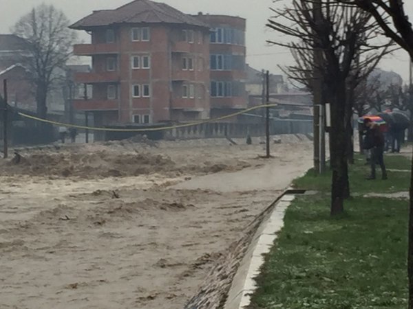 BHStormChasers's tweet photo. #eustorm 36300,RS 4/30 #Flood in #NoviPazar City in the #Sandžak area, #Serbia.  https://t.co/sIOXGXQl0j https://t.co/2FMZFl9P23