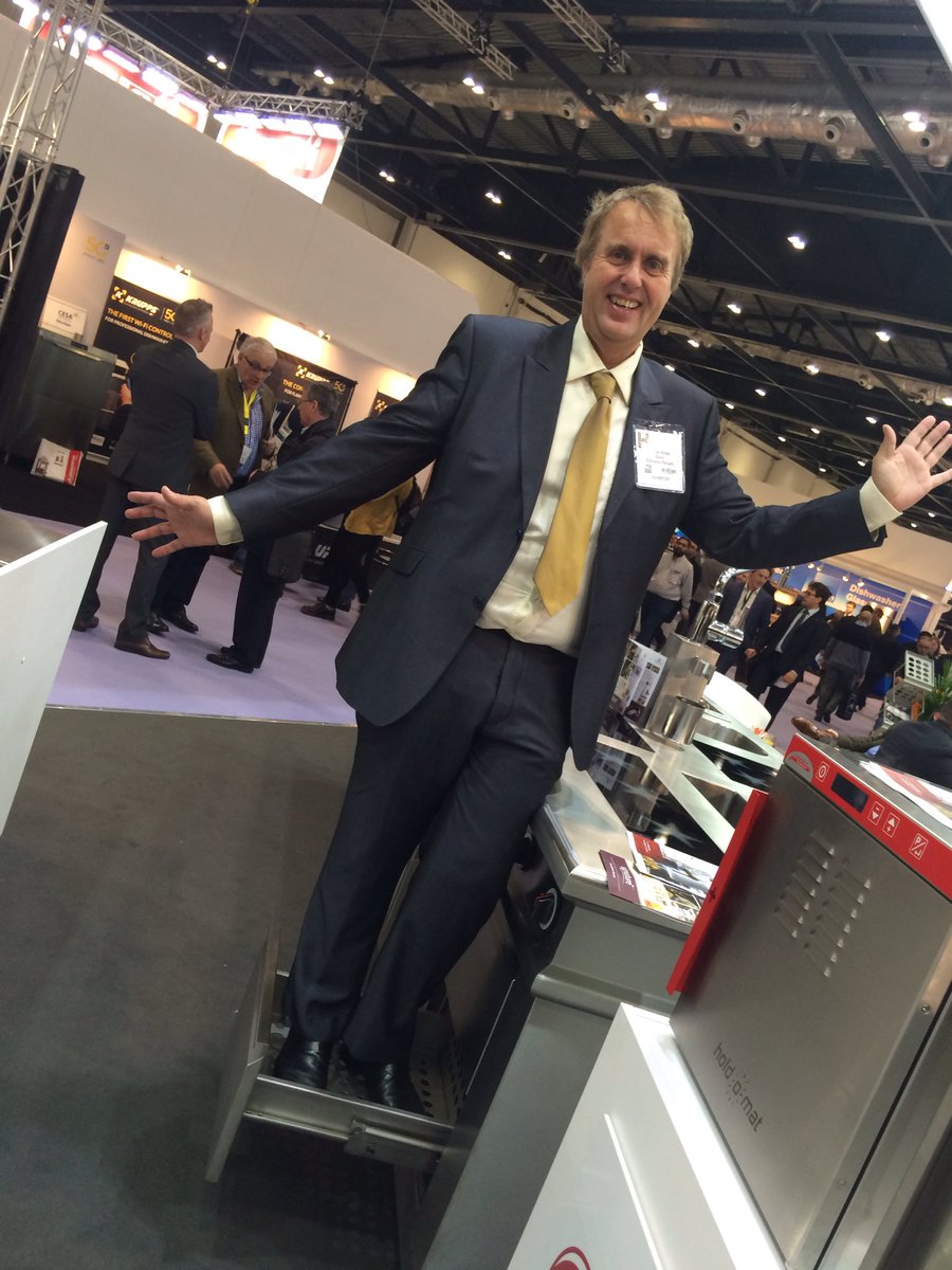 Justtalkingfood's tweet image. #hotelympia2016 #yourshow! @exclusiveranges demonstrating strength of #menusystem drawers &amp;amp; #induction @Hotelympia