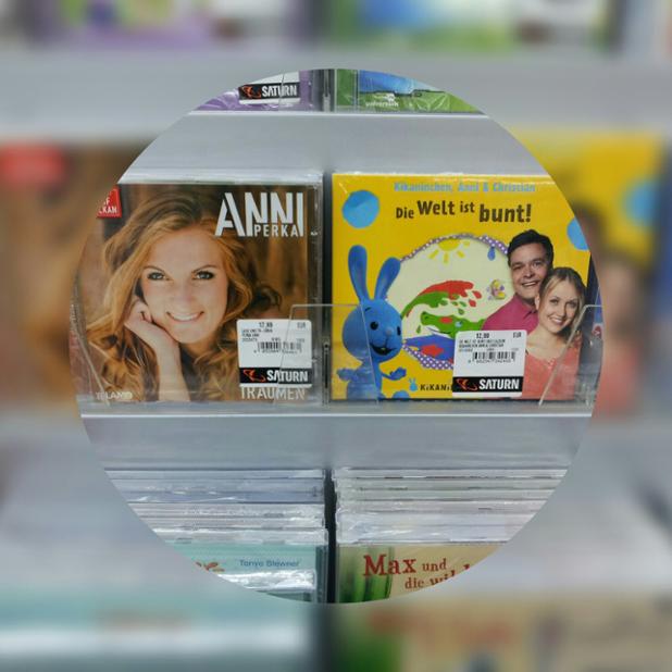 Stefanie Bock: Neulich im Saturn... liebe Anni! Herzlichen Glückwunsch :-*
#anniperka #kikaninchen #CD #saturn