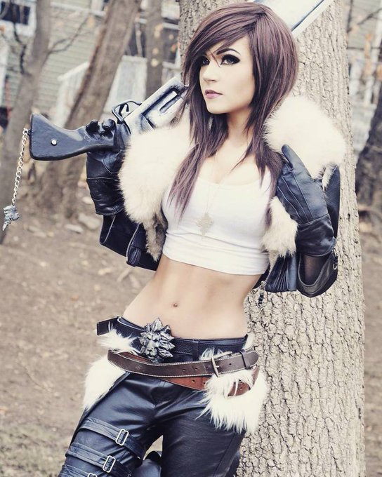 Watch Danielle Beaulieu's leaked NSFW photo on TwXstars