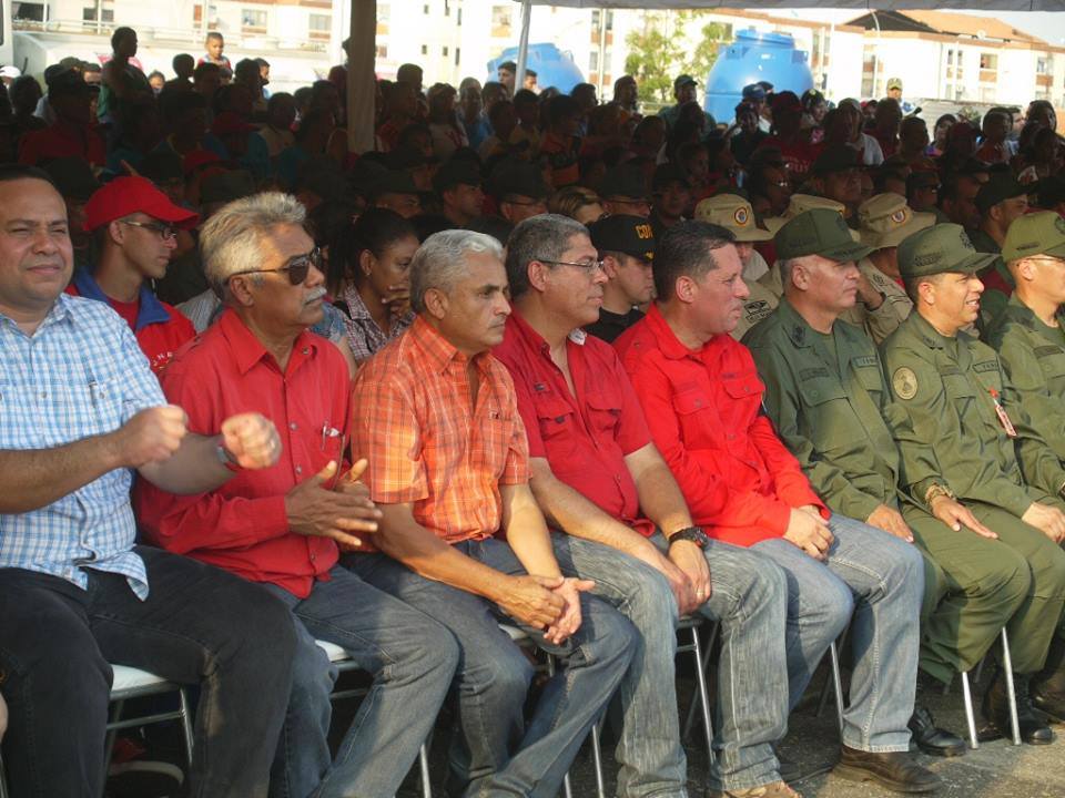 manuelitasaenzp's tweet photo. 3 años de la siembra de nuestro comandante HUGO CHAVEZ FRIAS. https://t.co/ZLC2FiXpQ7