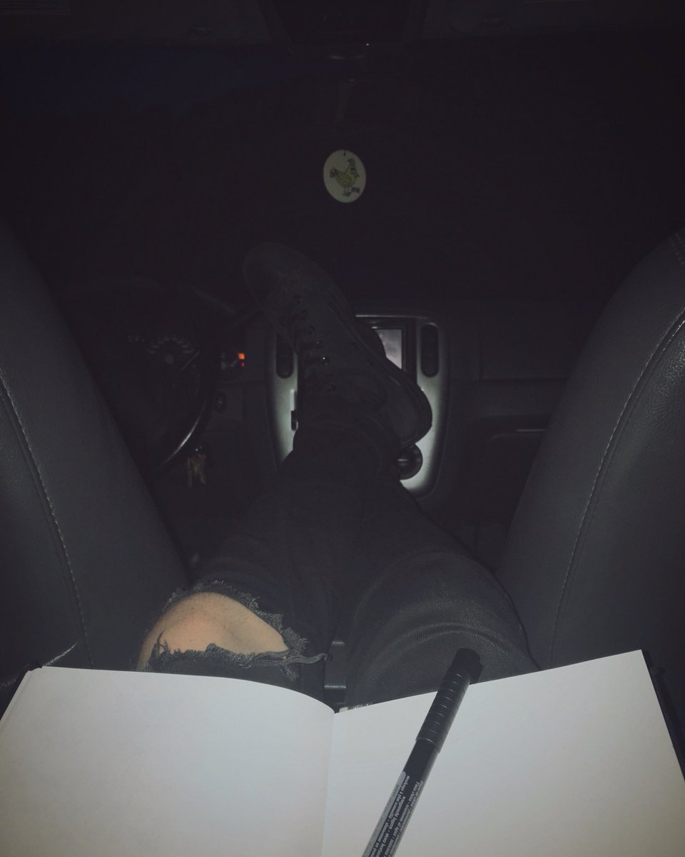 CaseyMoreta's tweet photo. writin in the car https://t.co/VfDZlZQyJz