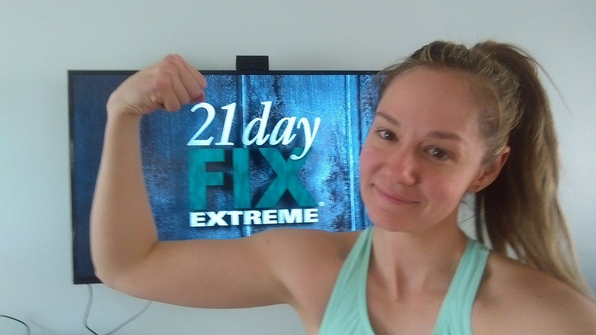 CharleyBucket13's tweet photo. Feeling Good after my workout! #21DFX #ChaBody https://t.co/tZStBH3ZJv