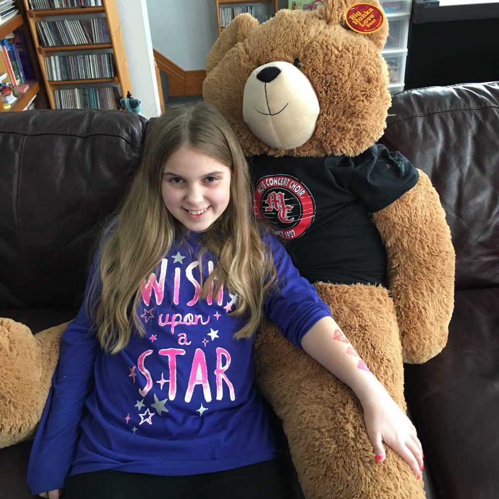 JoelEverist's tweet photo. Thank you for your present MCHS Choir!  Jennaya said: "It is really nice to have so many people who care about me!" https://t.co/ezuiIOaTzd