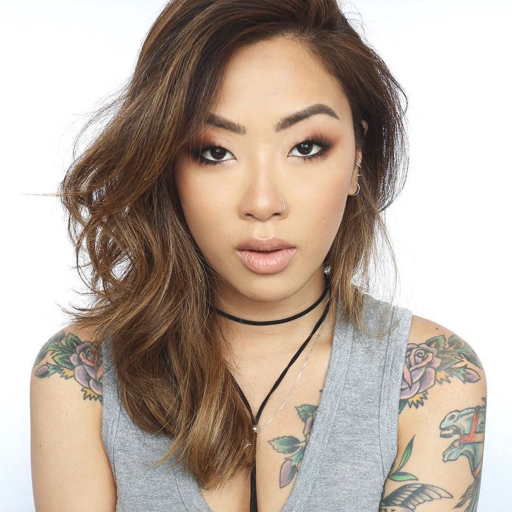 heyclaire's tweet photo. Going to try and get this video up for you all before Monday #speedediting #boobsqueeze https://t.co/S8y0XG7YIo https://t.co/0aiWpVVTpE