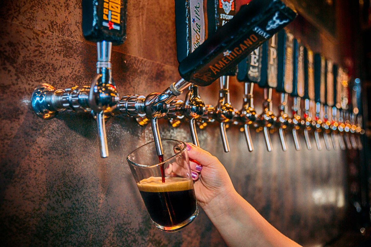 Giving baristas a run for their money with this pour. #AmericanoStout