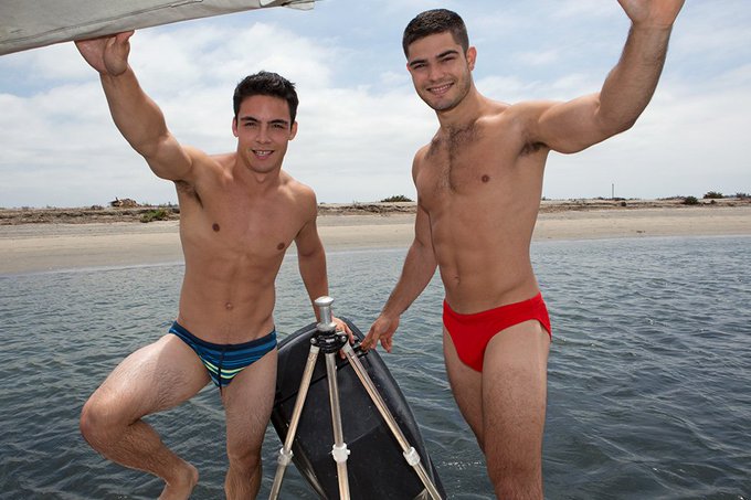Join us on Instagram for your hot guy fix --> https://t.co/KpJTl0Q9TZ #gay #muscle #jocks https://t.