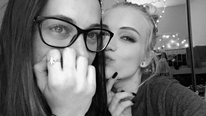 Not sure what I'm doing here but it's a cute pic of me &amp; @alexgreyxxx #5amclub https://t.co/kCXTV60S<a href="/tag/5amclub"class="tags"><span>#5amclub</span></a>