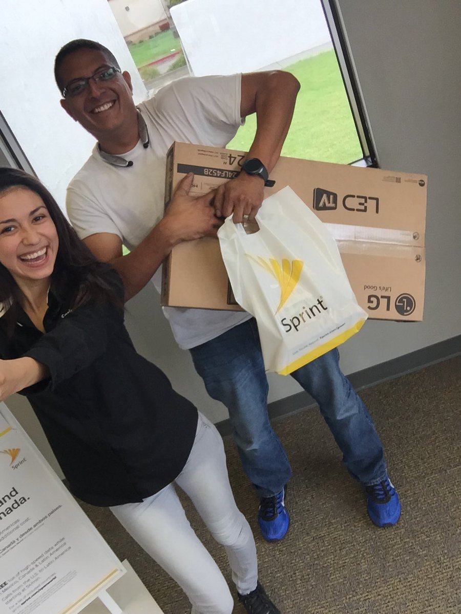 Vly_Sto's tweet photo. Sandra Guzman giving away free TVs! @WL_NorCal @WL_VLY_DM @wl_byoung @marceloclaure @Sprint4NorCal https://t.co/C38cBpLXKh