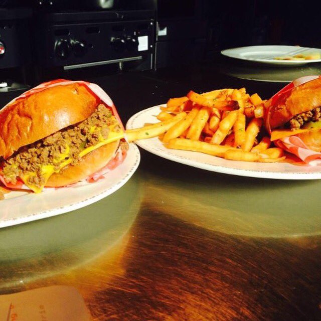dakota_junction's tweet photo. Trail Walk Specials tonight! $7; Maid Rites, Chicken Tacos, Carnitas. $5 Chips &amp; Salsa and $4 Tap Beers! #eatlocal https://t.co/o77z8uYNpE