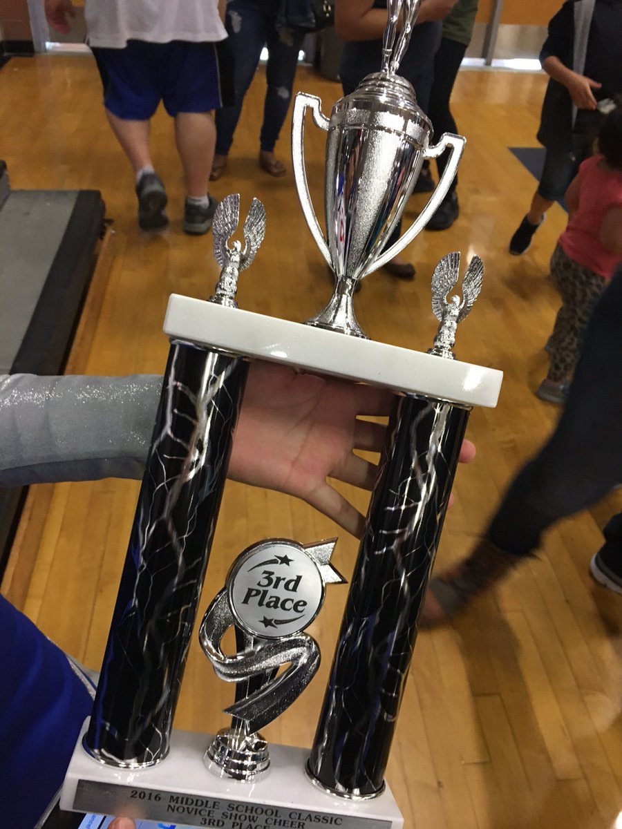 GibsonScotsMS's tweet photo. And Gibson wins 3rd place for novice show cheer!! π #gogibson #cheerordie #theyrekindofamzing https://t.co/dSH3CZBQMD