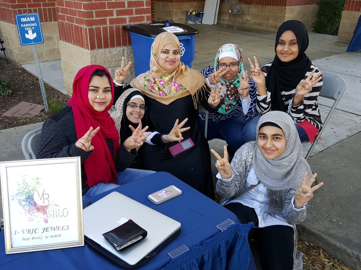 vricyouth's tweet photo. VRICJewels representing the girls youth at VRIC Youth's first annual March Madness Membership Drive! #V3 #VRIII.0 https://t.co/8fW1idutUG