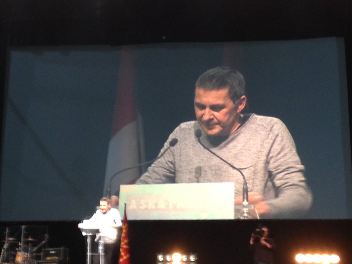 ArnaldoOtegi's tweet photo. #OtegiBelodromoa Triste nahi gaituzte, desilusionatuak,baina ez dute lortuko... Porque para tristes ya están ellxs https://t.co/fCra3e0oiv