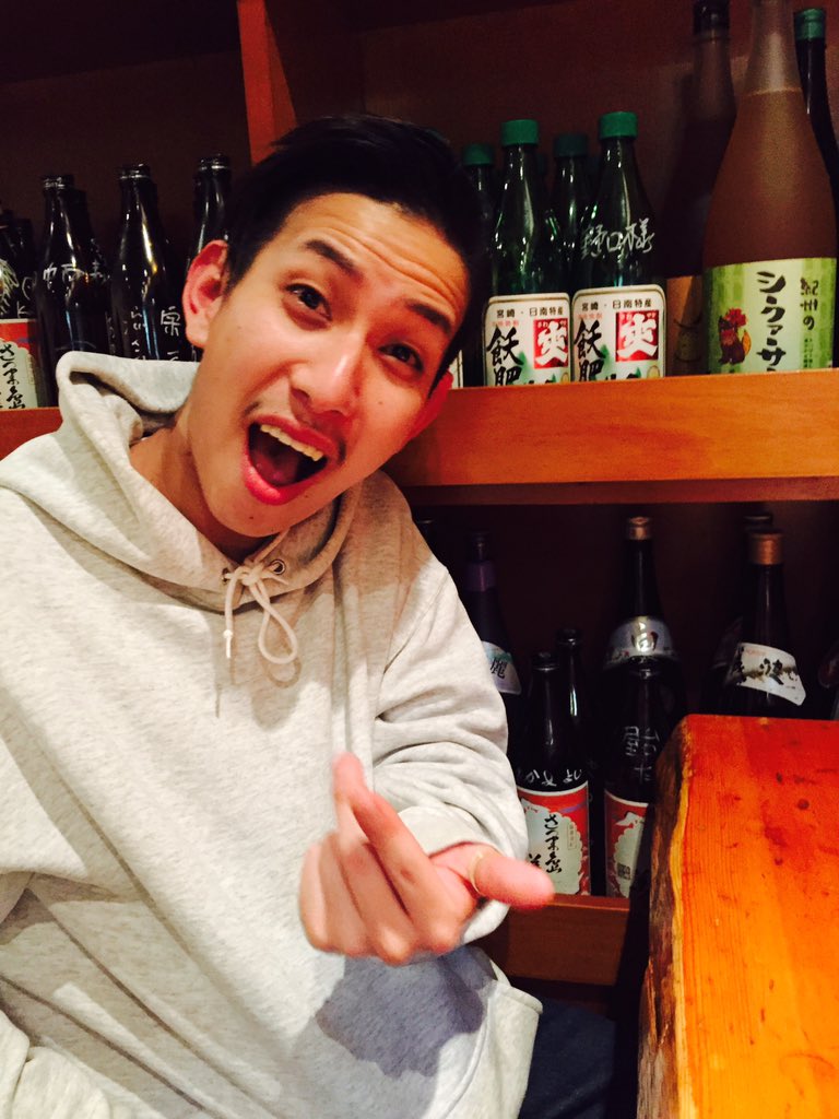 HenmiGoichi's tweet photo. 福岡のイケメンは今日もベロベロです。
#LUREE https://t.co/fJp8VBt9Dv
