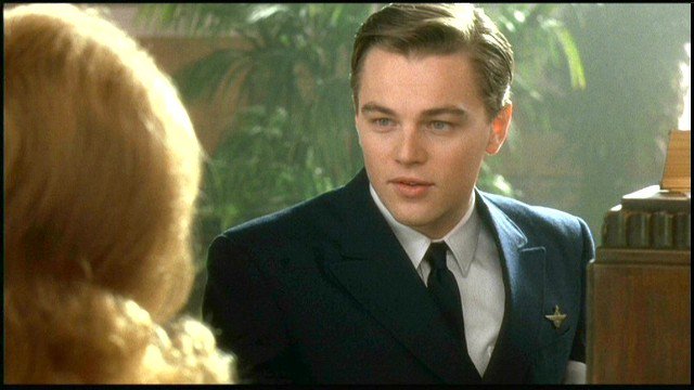 레오나르도 디카프리오 : <캐치 미 이프 유 캔> 과도기 직전의 디카프리오 최고이며 이 영화 또한 매우 방학식날 보기 좋은 재미영화이다Translate post