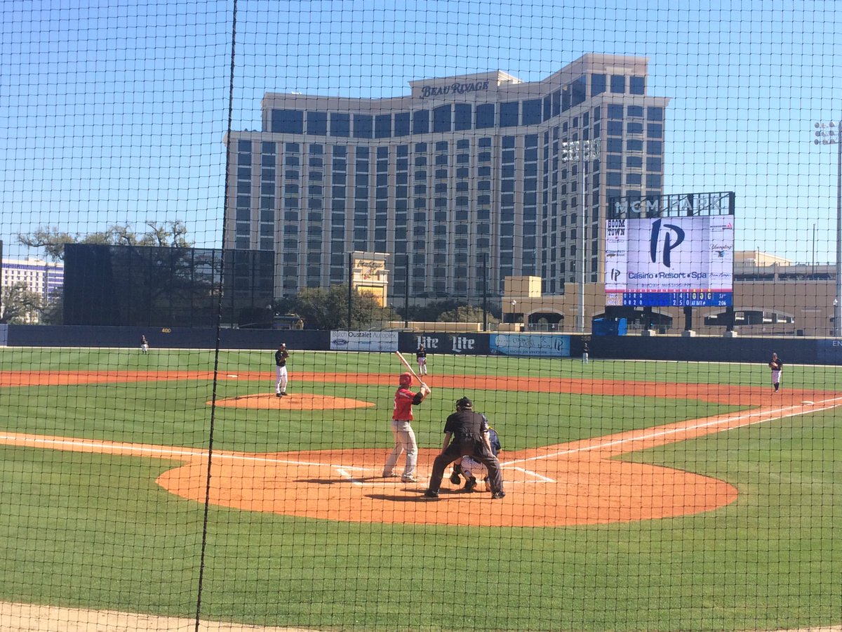 cldickson's tweet photo. Taking in all the MGCCC activities this weekend with @Ty_Dickson_66 #mgcccbaseball #mgcccsoftball #thewiz #hailperk https://t.co/3CKQCQ16Nc