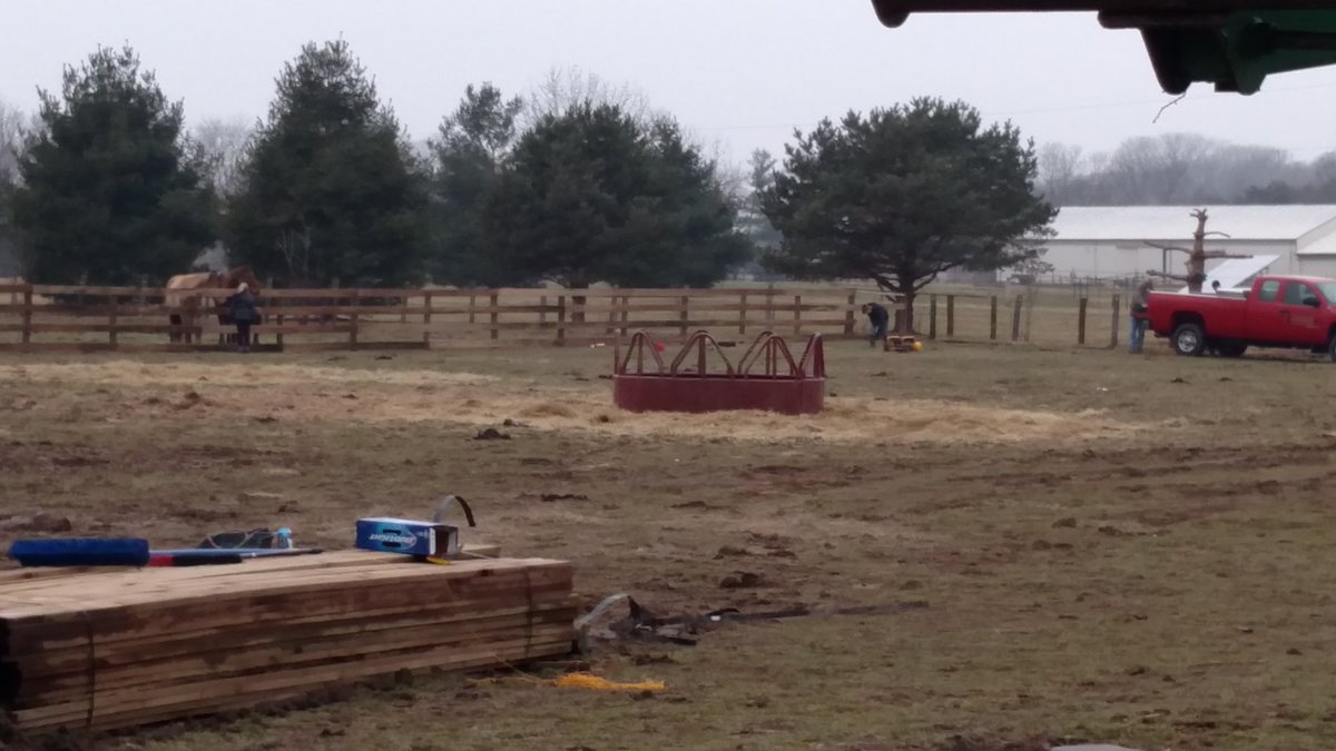 The new #horse pasture fence is going up quick! #thankful #FarmLife
