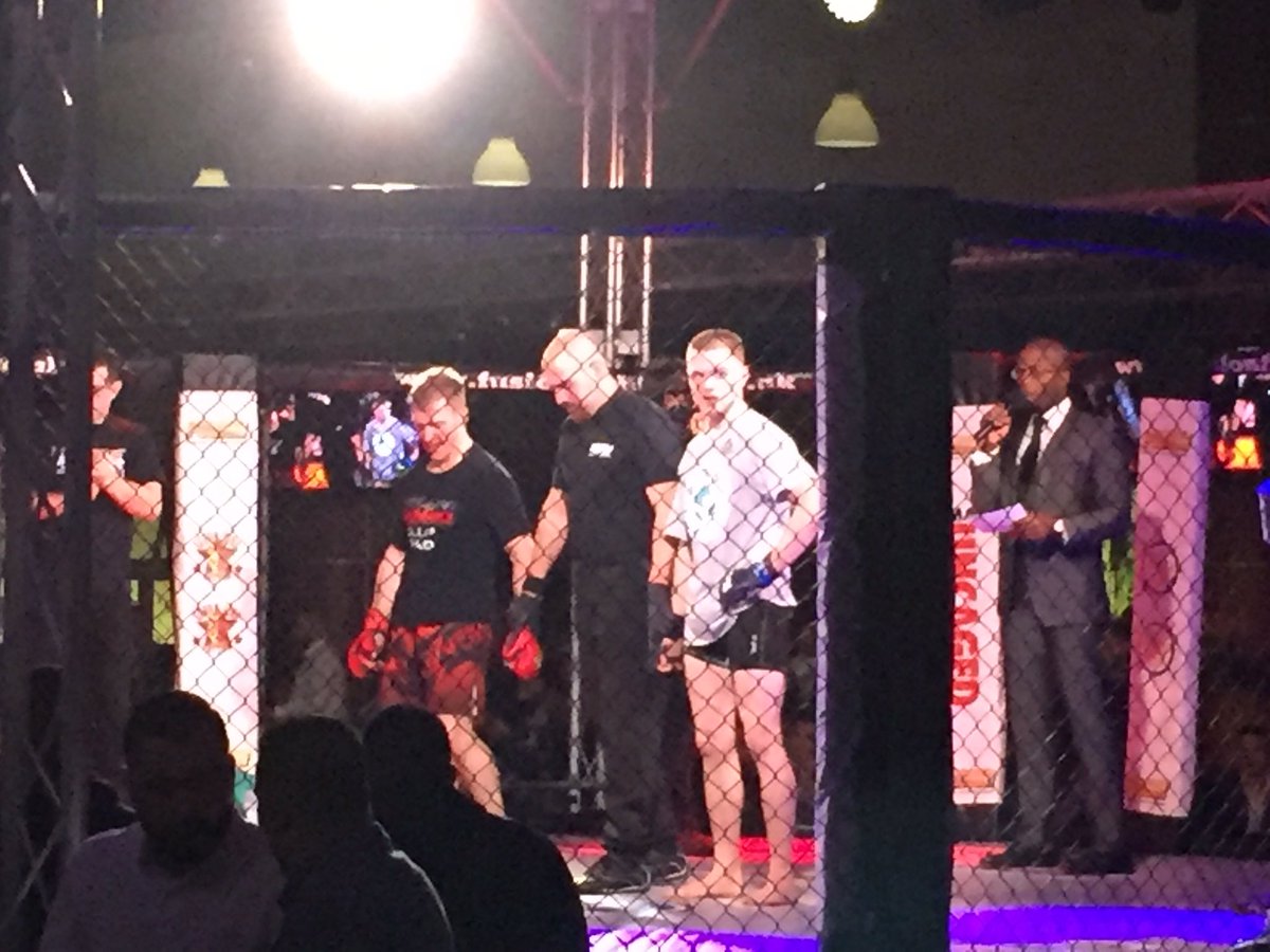 sprycrispanddry's tweet image. And your winner Bradley NEWLAND!!! #epsomdowns #fusion19 #mma