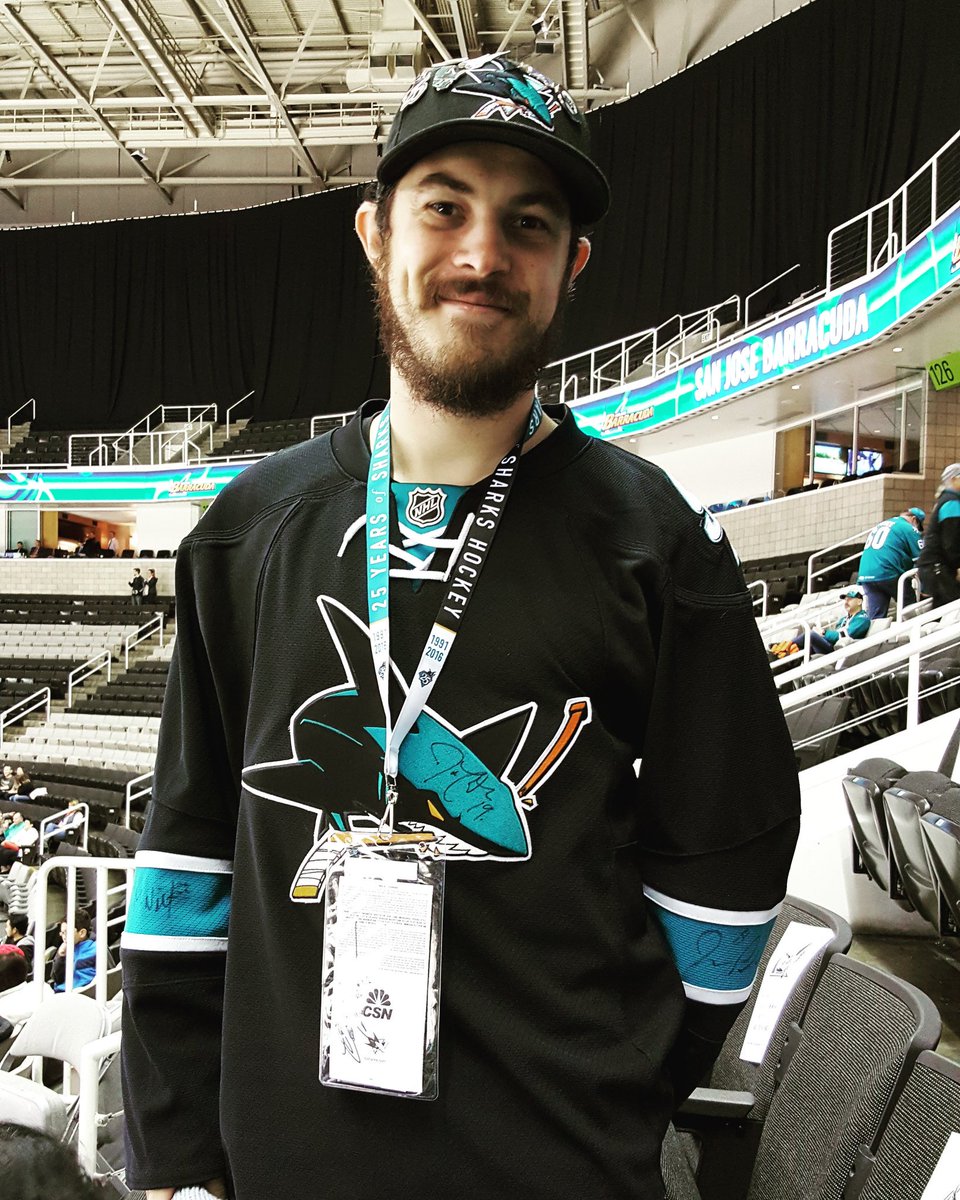 Pliableone's tweet photo. @Plantronics check out my #sharksware https://t.co/Oh9gP58mtJ