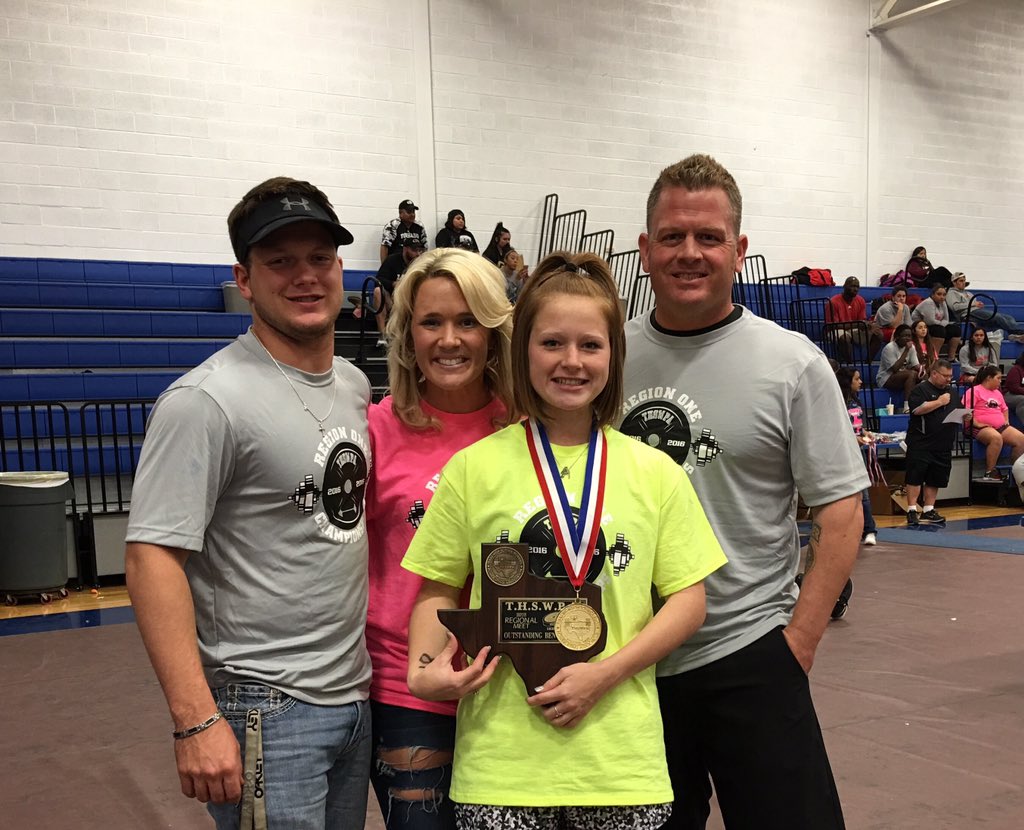 house_erin's tweet photo. What a GREAT Week 😊 Varsity Cheer &amp; Region Champ 🎀💪🏻 Glad @houset19 could make it. @jeramyhouse @KatelanHouse https://t.co/1N667uFbMm