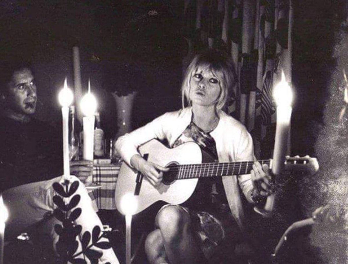 PetiteBrigitte_'s tweet photo. I've been practicing my guitar lately. https://t.co/E9X2IuijC4