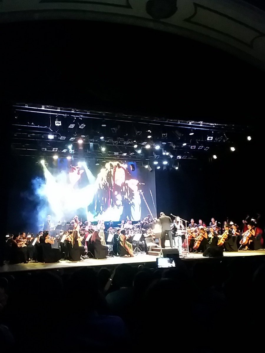 Maninisf's tweet photo. #Enestemomento @unrojo con la @FilarmonicaCR en el #Melico #chuzo el tributo a #BobMarley https://t.co/VYohUgi7Zt