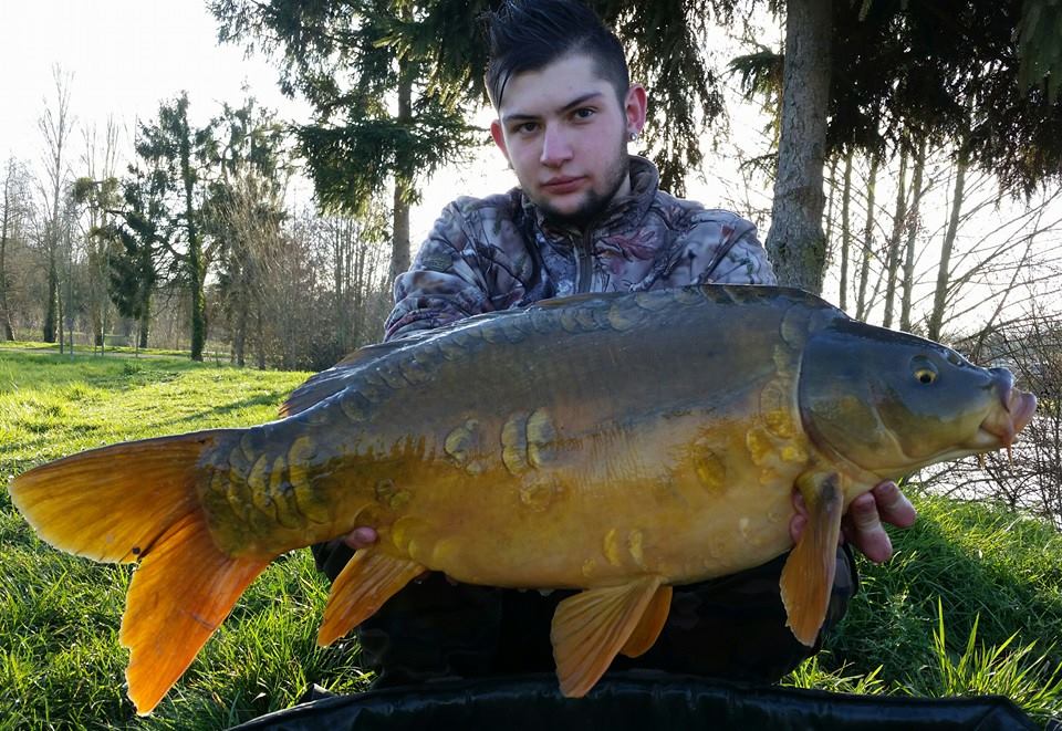 WCFRANCE's tweet photo. **Speed Fishing**Membre Mario**

#carpwhisperer https://t.co/uhlv6DWnhS