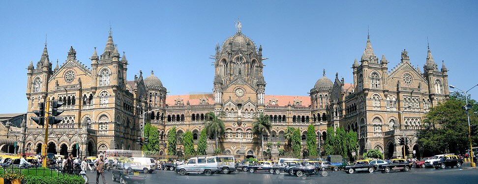 BeautifuI_India's tweet image. Chatrapati Shivaji Terminus in Mumbai, India 

Looks like a castle, but it's actually a train station!