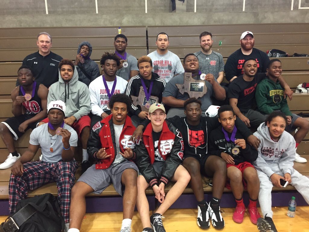 Coach_Sandoval1's tweet photo. We have the BEST student-athletes in the country! Love our kids burning desire for success! #WorkerHarder #TTHL https://t.co/kLzgzYKfdy