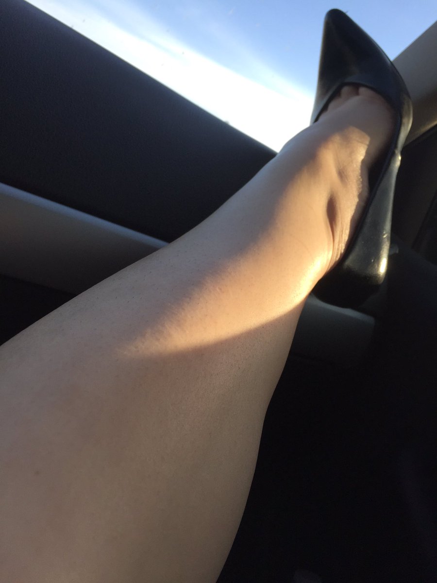 evasfeet's tweet photo. Going out tonight 💕 https://t.co/1YeF4gIgE3