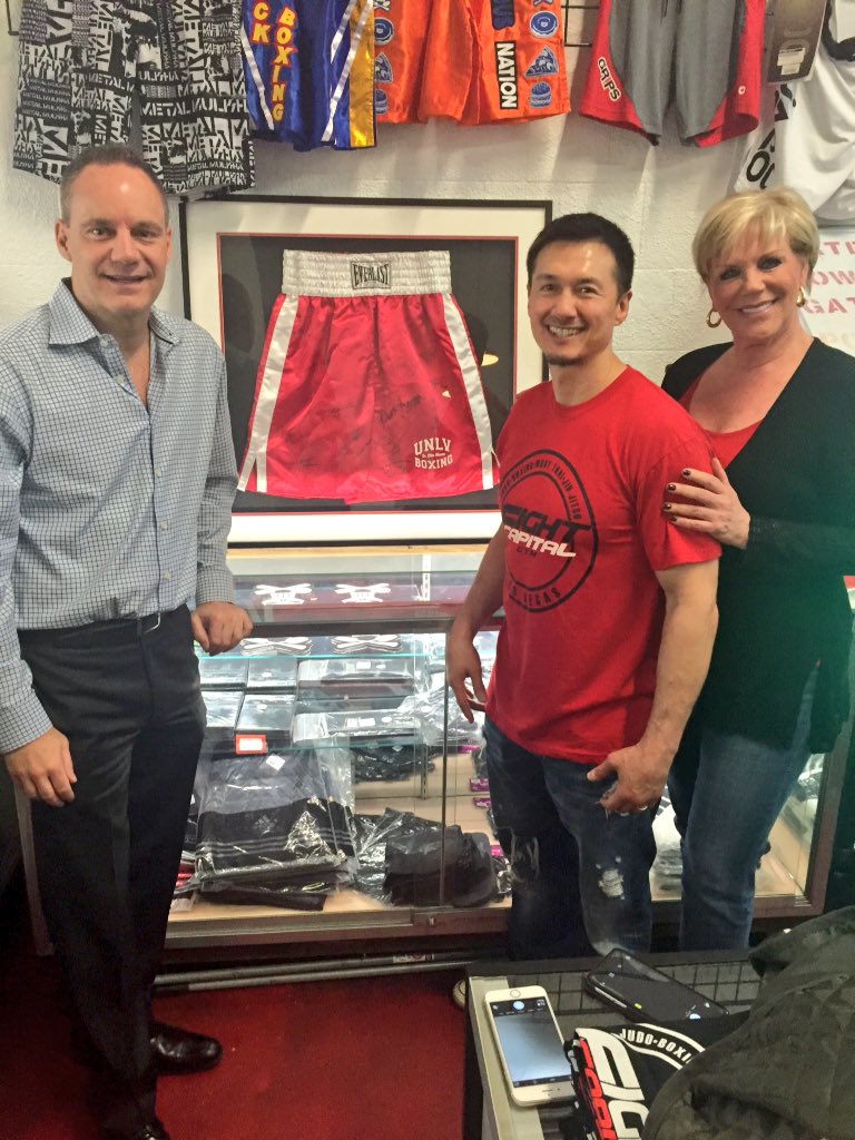 SteveCyrVegas's tweet photo. Congrats @TheFightCapital and @SkipperKelp new gym looks fantastic!! https://t.co/UkF0G0Rjsx
