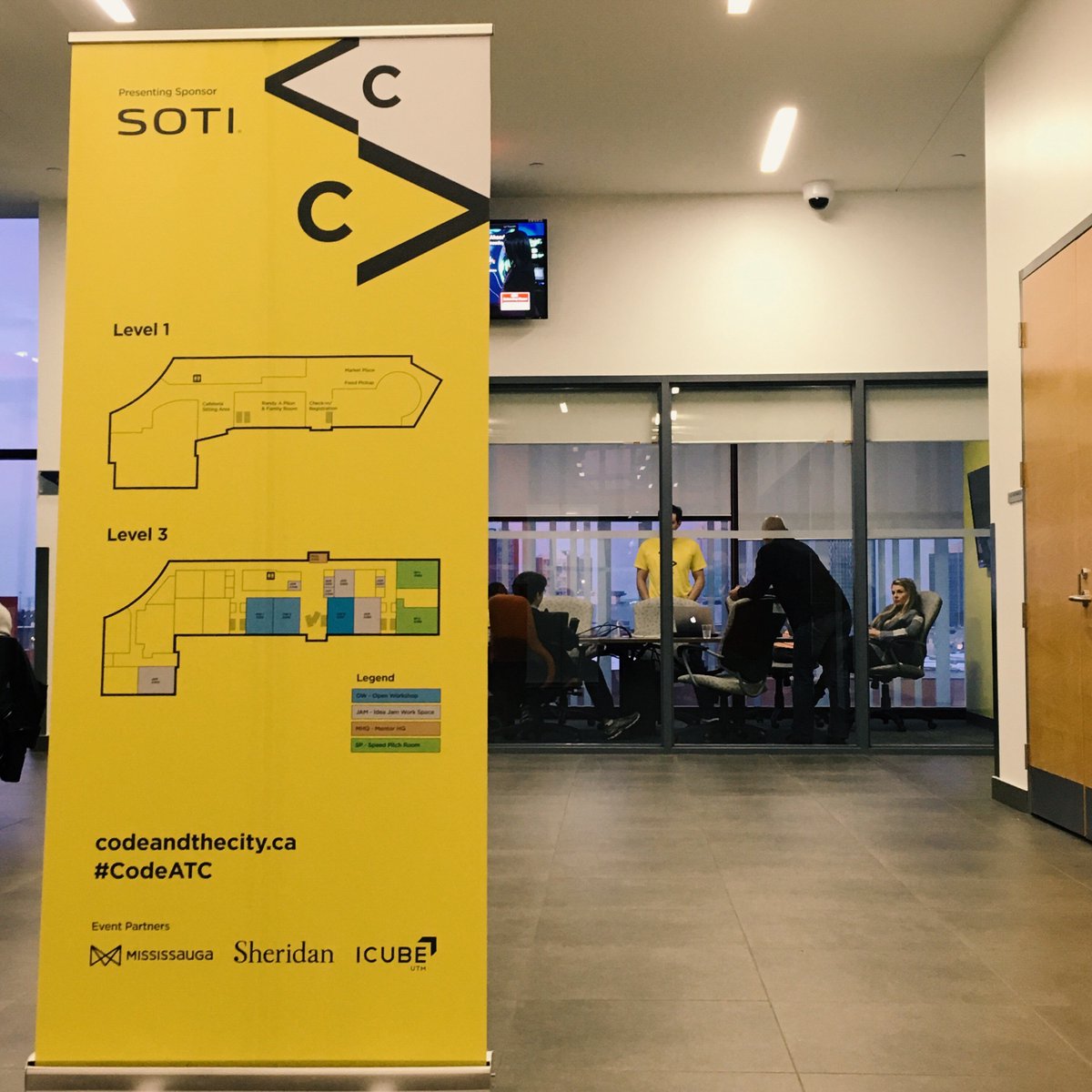 sheridancollege's tweet image. Laser like focus fills the ideas jam rooms as the groups prepare for their speed pitches. #GetCreative #CodeATC ^HJ