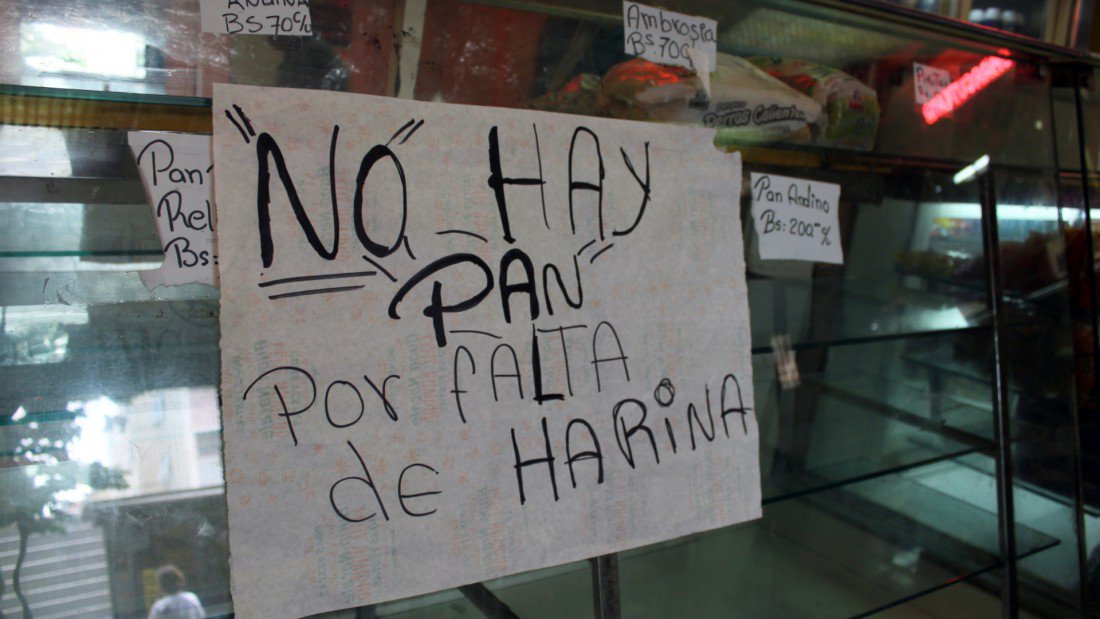 elestimulo's tweet photo. Desaparecen las colas en las panaderías: Se acabó el pan en Caracas https://t.co/8pFnoKzAYF https://t.co/B3hDmrBXym