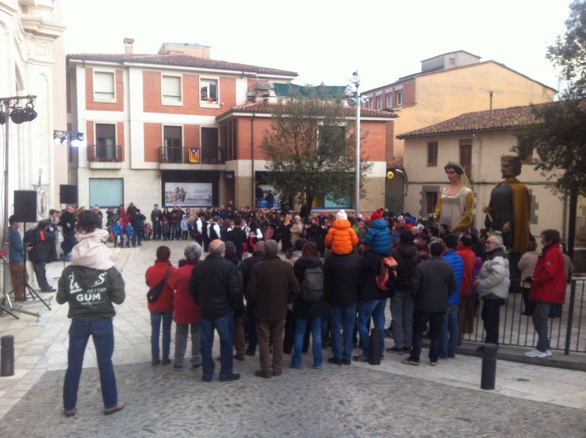 SOMvoltregins's tweet photo. @politser d @somvoltrega saps veure les diferencies i les conseqüencies?#santhipòlit #fetsdelagleva #sanhi #botifles https://t.co/nu97Wer7pH