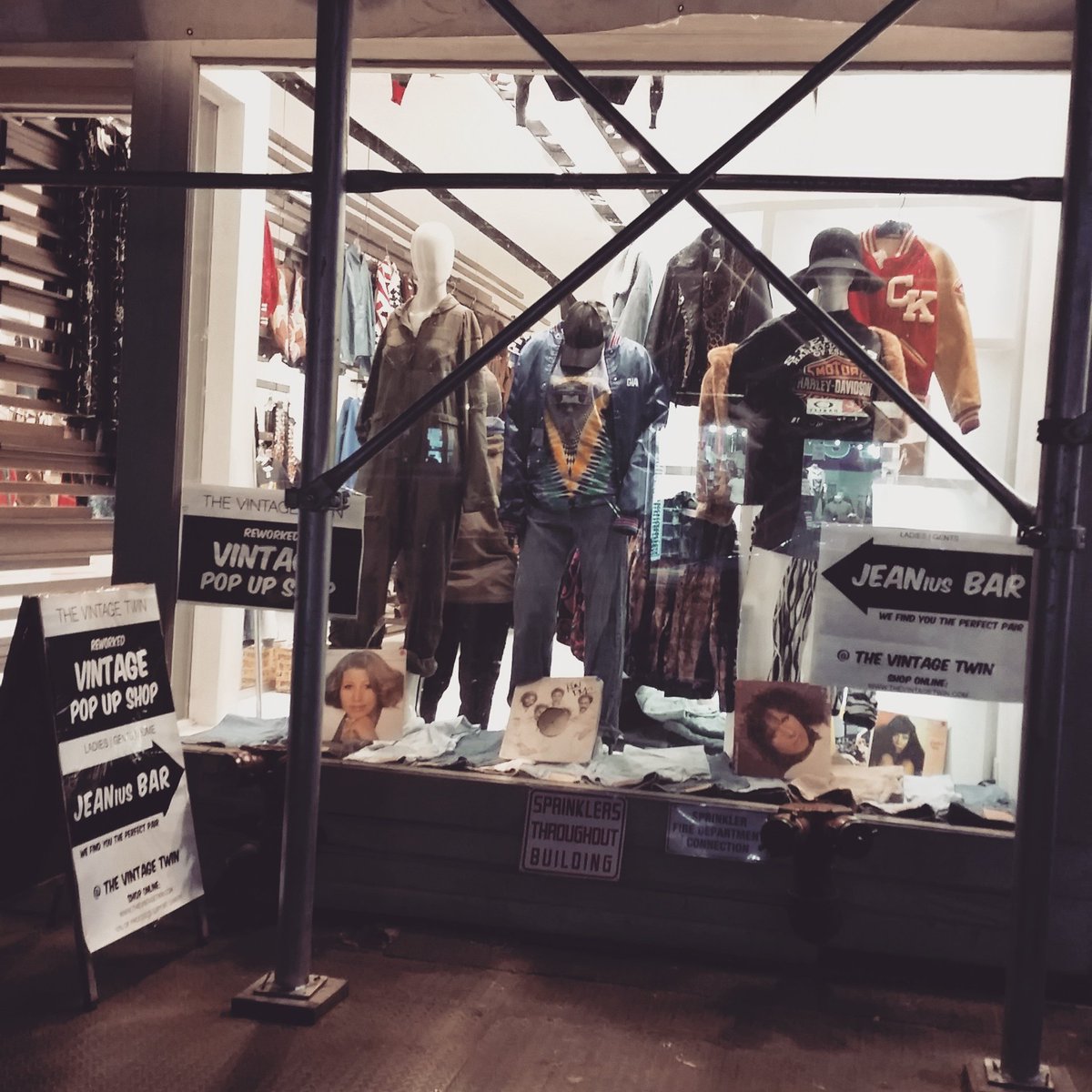 downtown_dirty's tweet photo. @TheVintageTwin is Downtown Dirty's Old School Soul Sister #upcyled #denim #keepingitreal https://t.co/kiyr0Dveun 👍 https://t.co/7KiKEVJHAQ