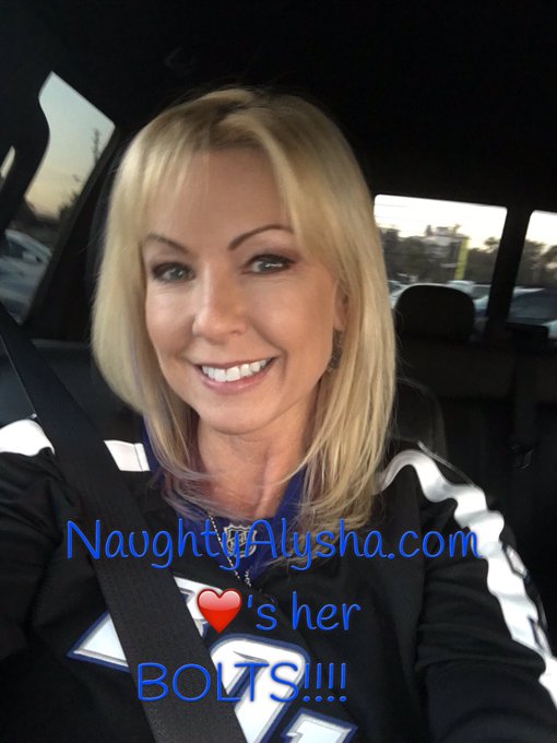 I've been REALLY sick since last Sunday but I can't miss the game (swollen face &amp; all). GOOO LIGHTNING