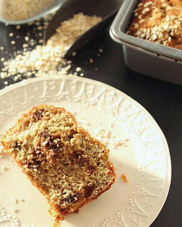 Recette de pain banane et poire disponible sur mon blogue! 🍐🍌🍫🌰 <a href="/LiberteQC/">Liberté Yogourt</a>