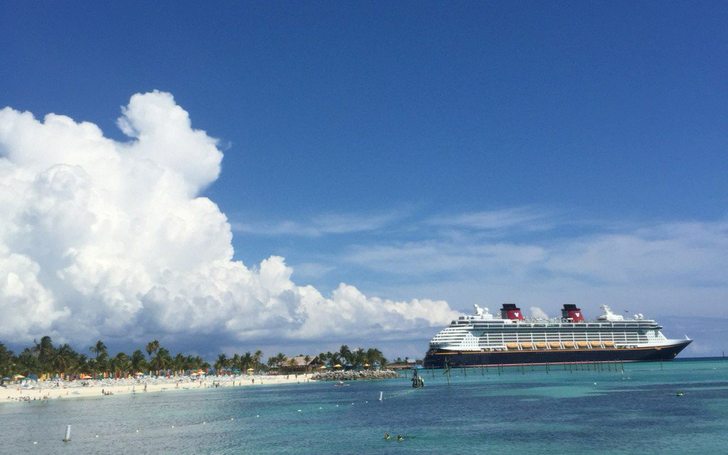 TravelLeisure's tweet photo. Disney Cruises is expanding its fleet with massive new ships: https://t.co/7StUiXuRZJ https://t.co/zxuciaUFed